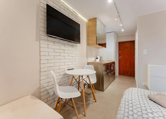 Centre By Bookinghost